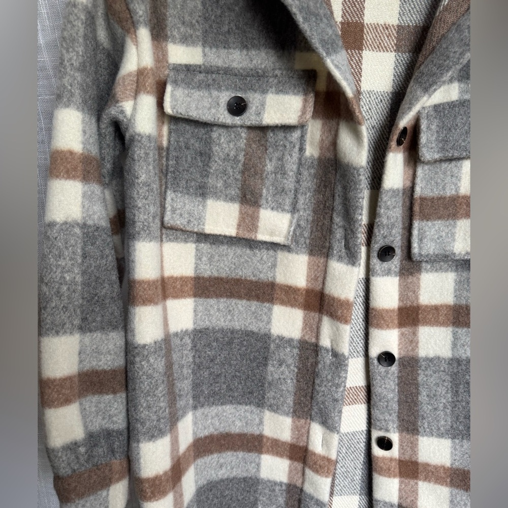 Nwot Oversized Plaid Flannel Shacket Gray Button … - image 8